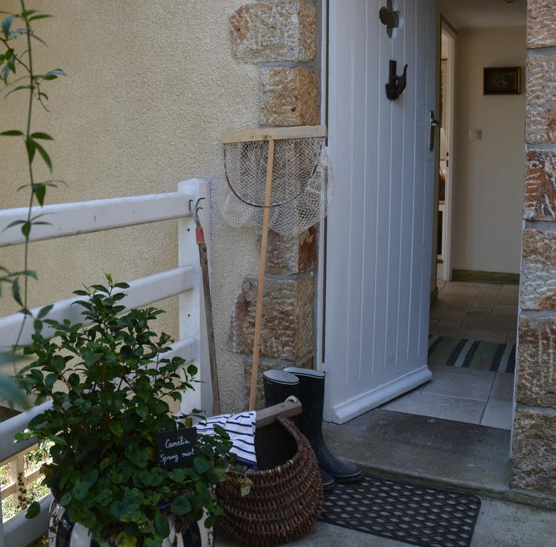 Gite La Bertichere 3 Etoiles Saint-Jean-le-Thomas Exterior photo